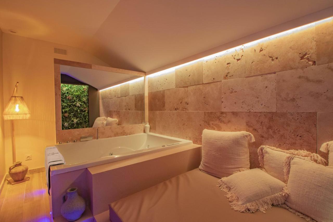 Les Bains D'Eros Hotel Cuers Buitenkant foto